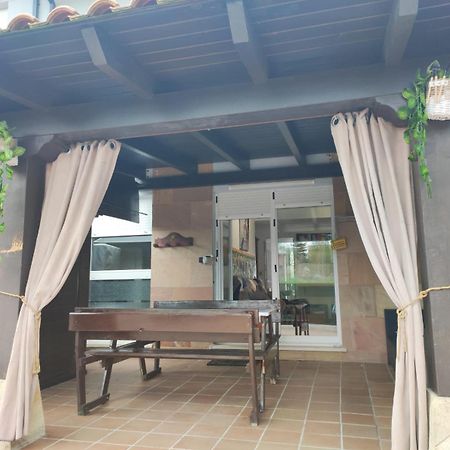 Chalet Bajo Con Jardin, Patio, Cenador Y Barbacoa. Viveda Екстер'єр фото